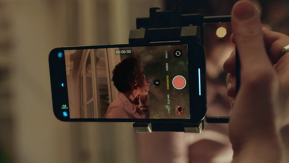 iphone 13 with gimbal to shoot film or documentary 